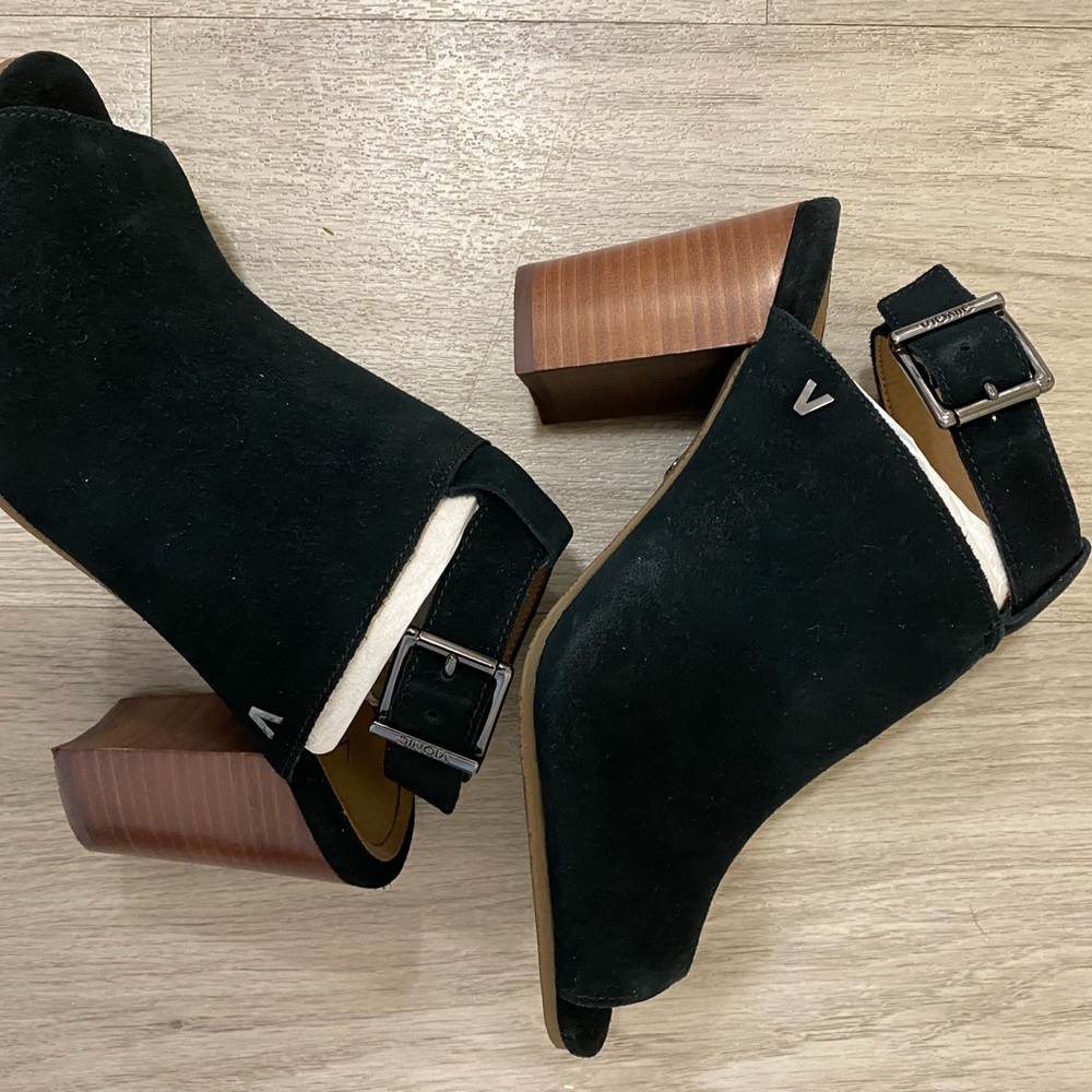 Vionic Black Peep-Toe Heeled Boots